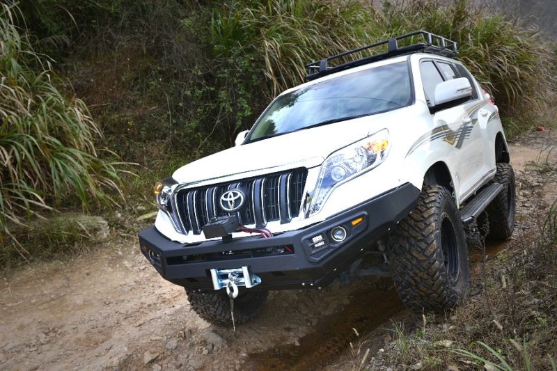 LC150 036 Prado 2014 on 2 spotlight