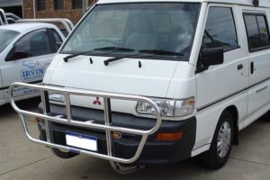 Mitsubishi Van Roobars