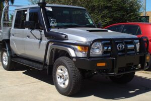 Toyota Landcruser 70 Series Bullbar with sidestep